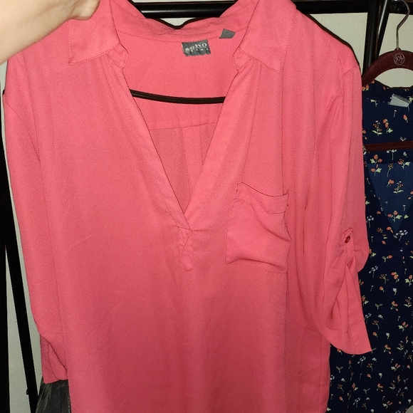 3/$30 New York and company Blouses Size: XL - Picture 3 of 11